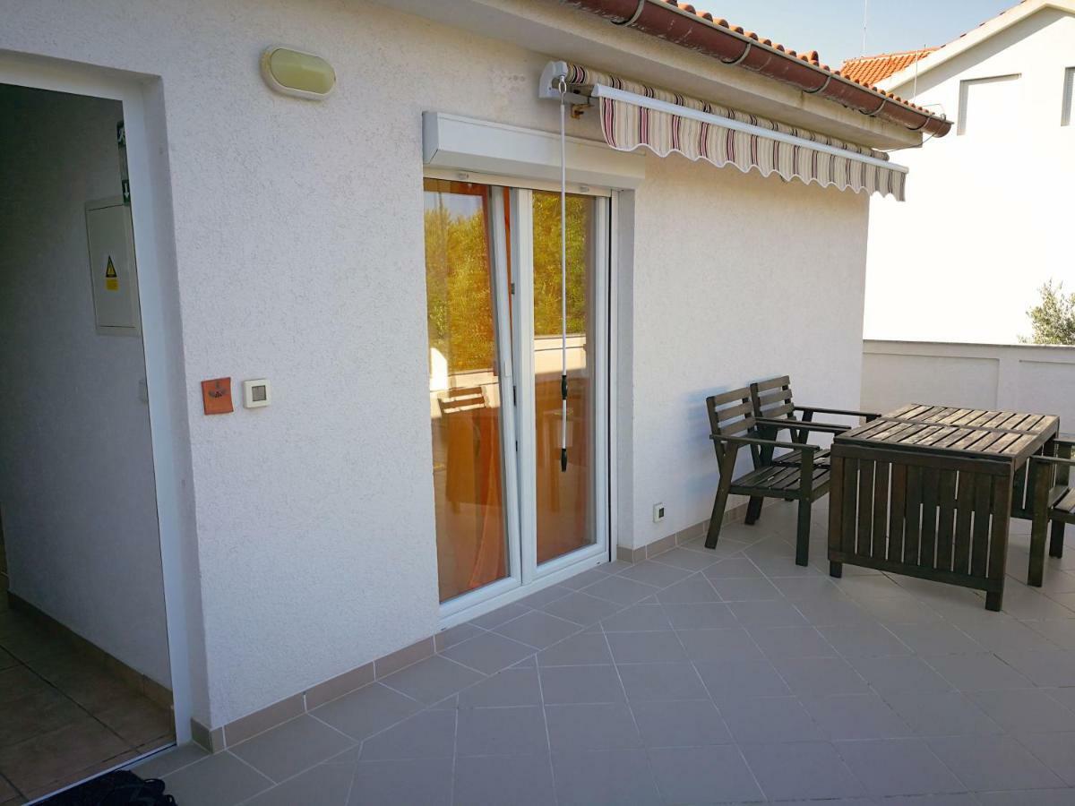 Family Friendly Apartments Island Rab Kampor Extérieur photo