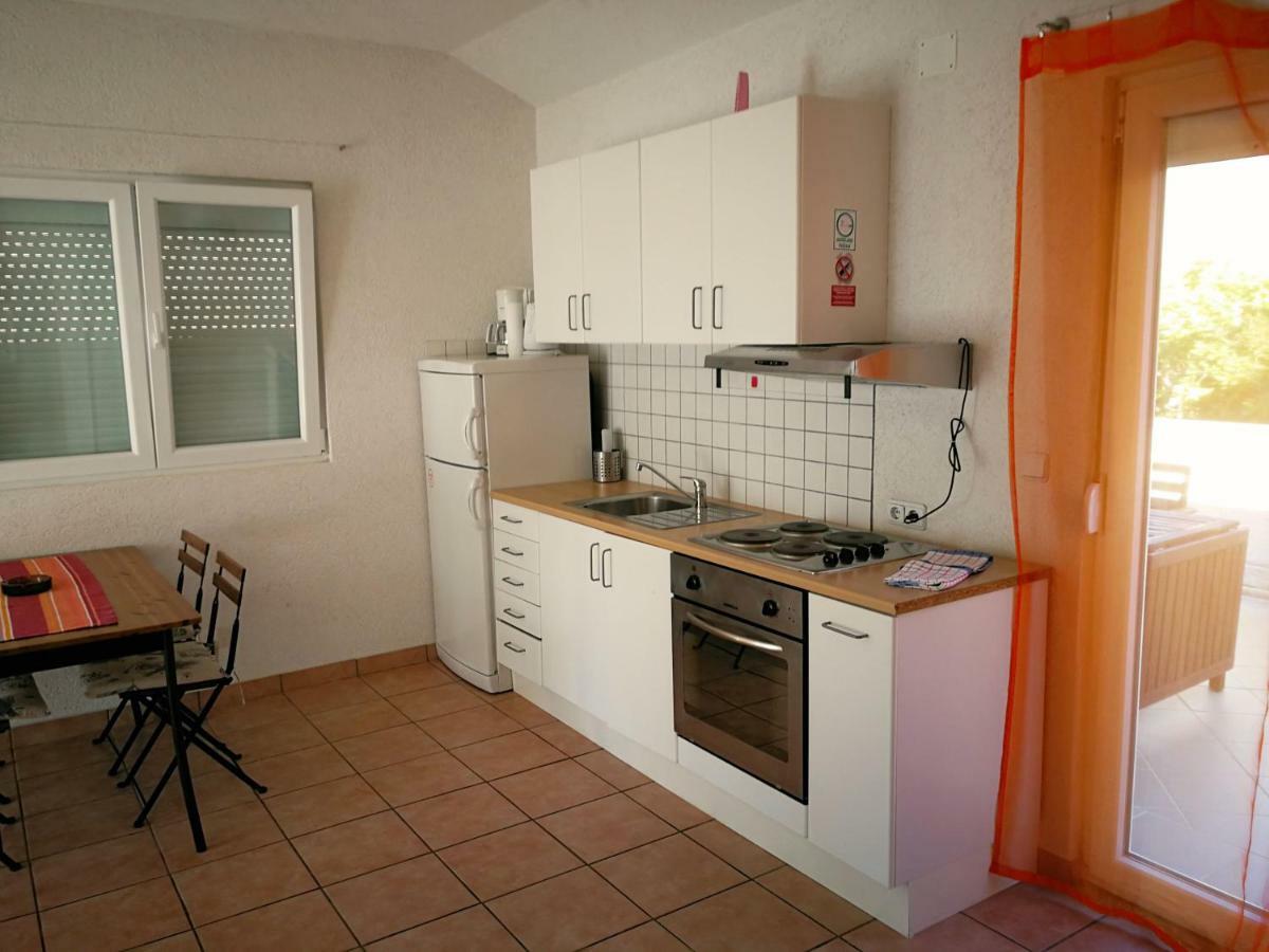 Family Friendly Apartments Island Rab Kampor Extérieur photo