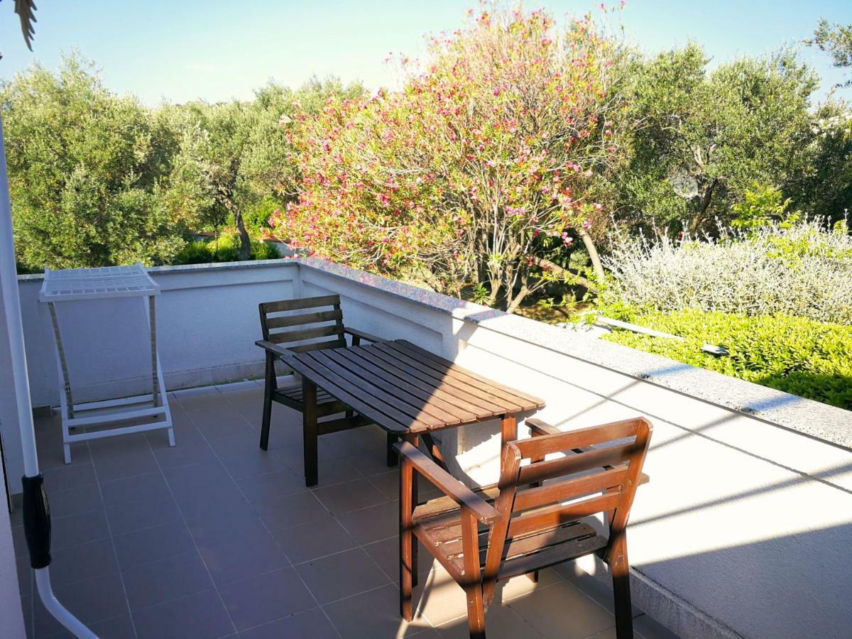 Family Friendly Apartments Island Rab Kampor Extérieur photo