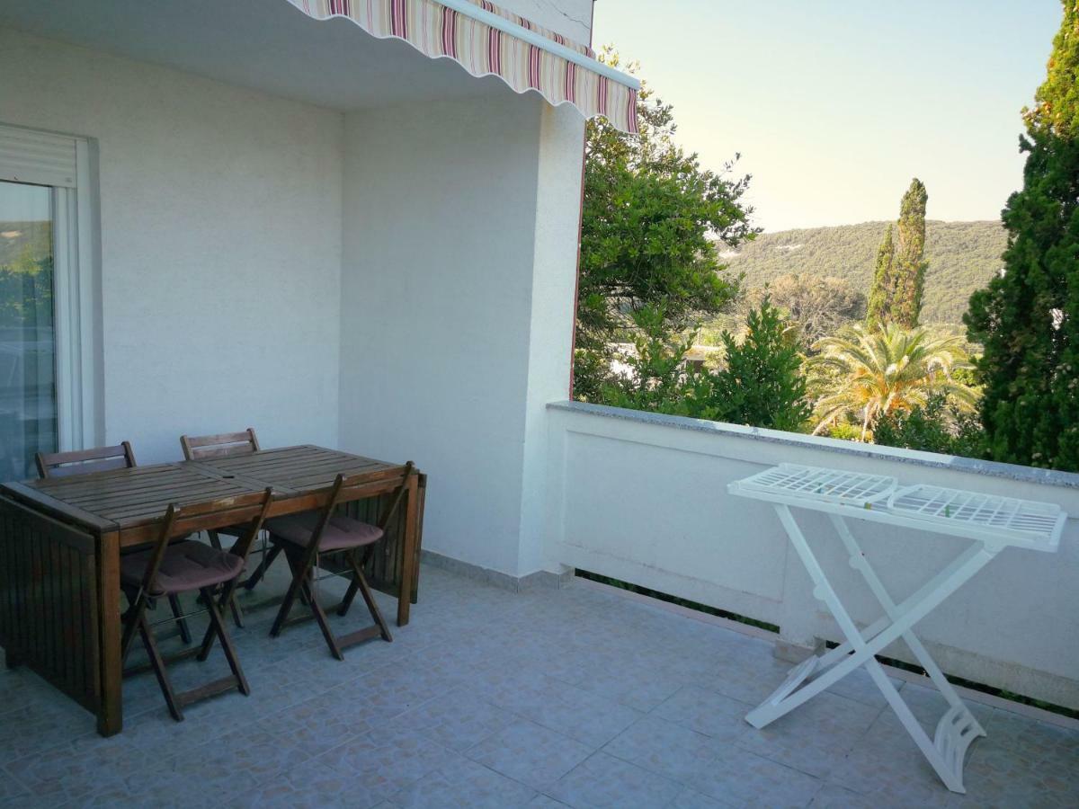 Family Friendly Apartments Island Rab Kampor Extérieur photo